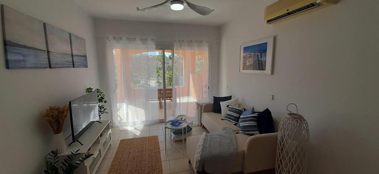 Limnaria Gardens - Superb Modern 1 Bed With Pool Views * Pafos