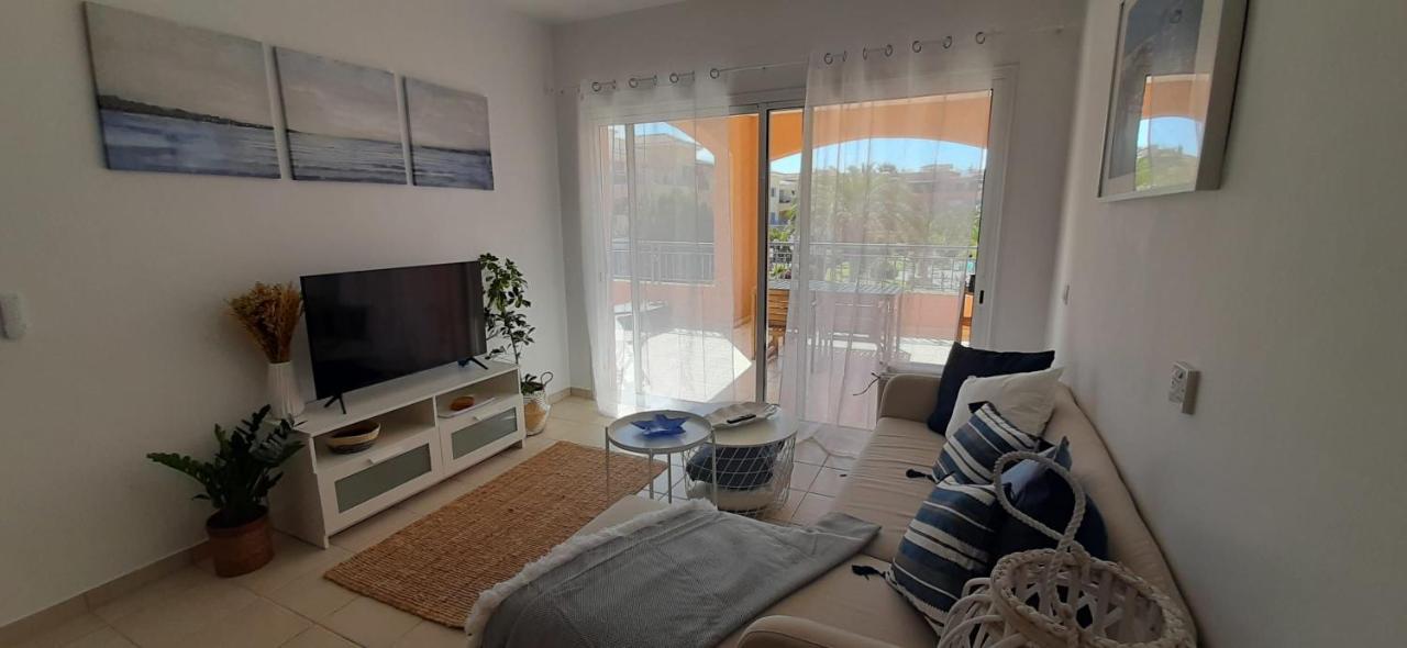 Apartament Limnaria Gardens - Superb Modern 1 Bed With Pool Views *