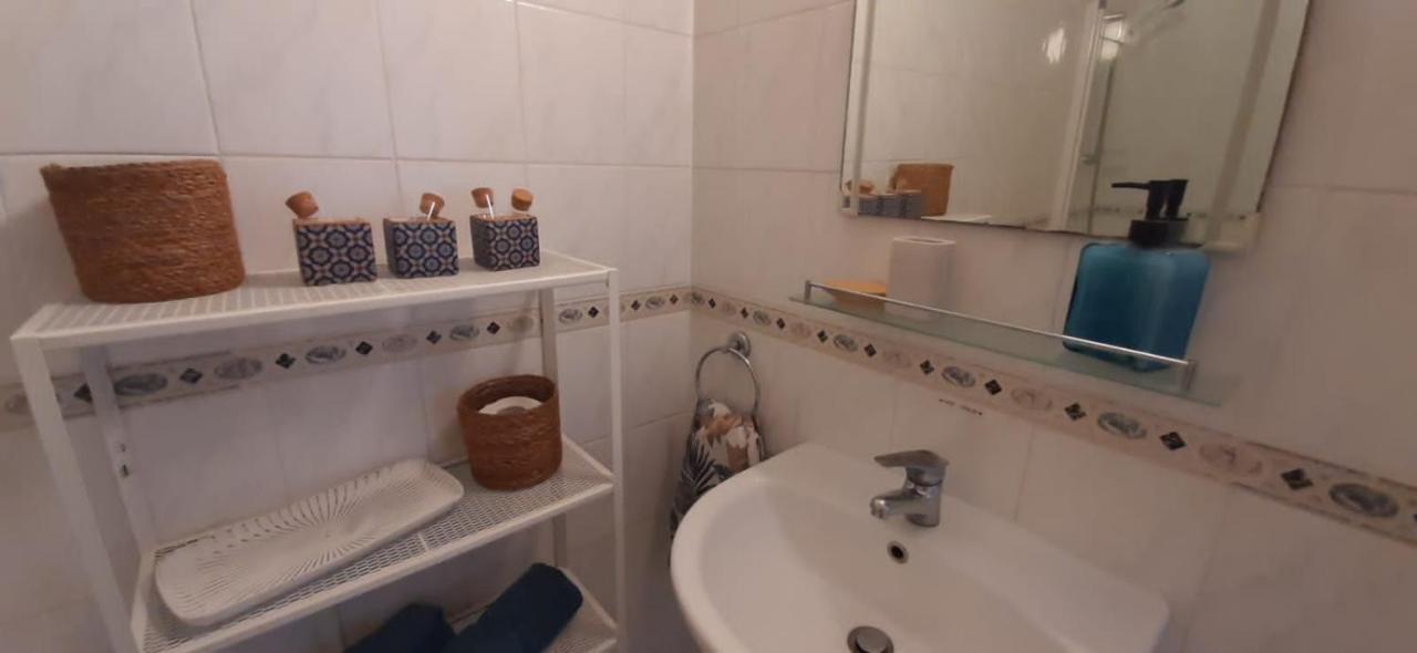 Apartament Limnaria Gardens - Superb Modern 1 Bed With Pool Views *
