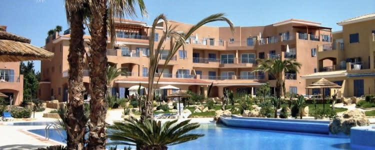 Limnaria Gardens - Superb Modern 1 Bed With Pool Views Pafos